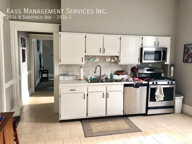 Building Photo - 2934 N Sheffield Ave Unit 2934-3 Rental