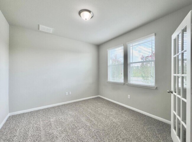 Photo - 308 Craters of the Moon Blvd