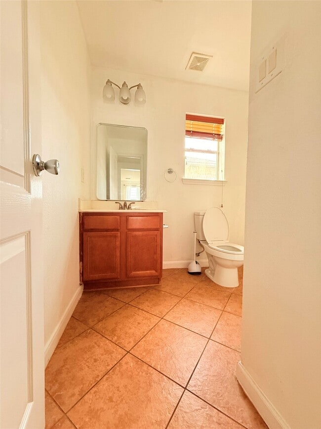 Photo - 2918 Beacon Grove St