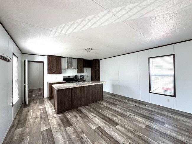 Photo - 16206 Wood Dr