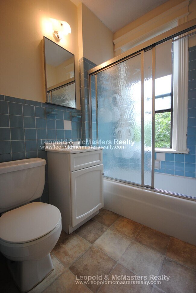 Photo - 230 Fuller St