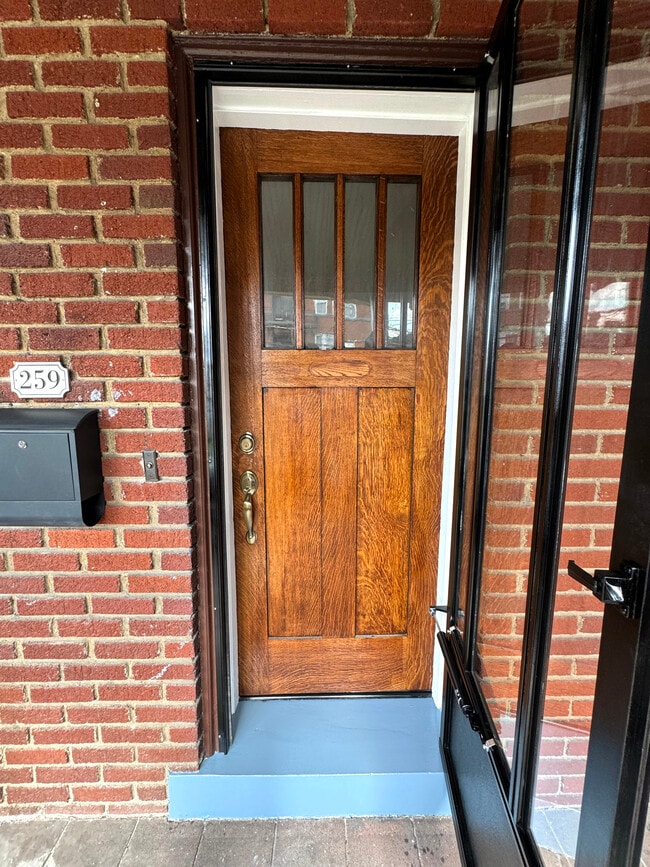 Photo - 261 Gross St
