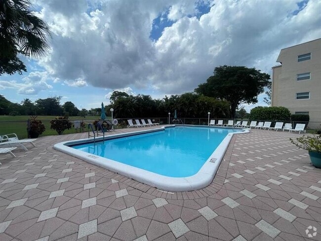Building Photo - 1030 Country Club Dr Unit 308 Rental