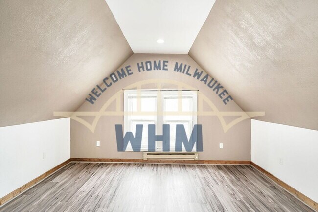 Photo - 2720 N Oakland Ave Unit B-3RD FLOOR