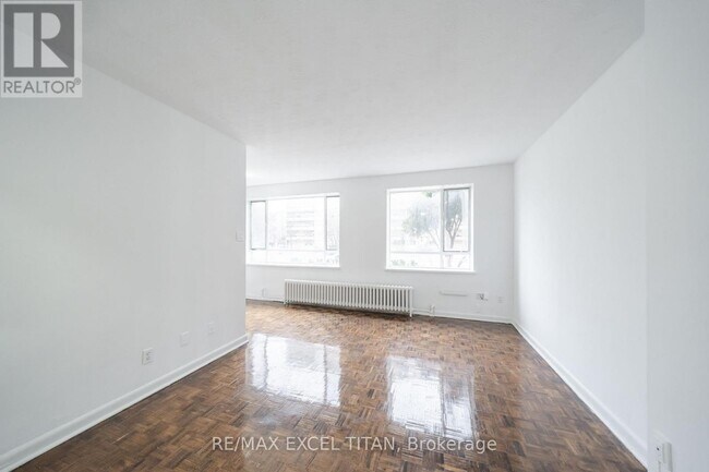 Photo - 2895 Bathurst St Unit 108