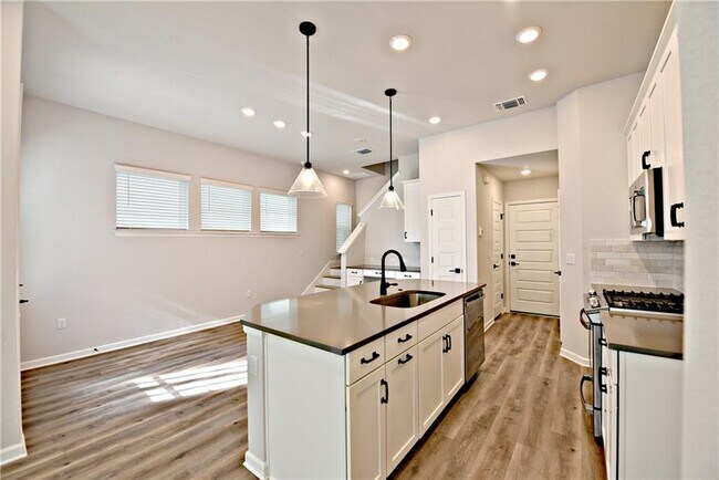 Photo - 13602 Defiance Pass