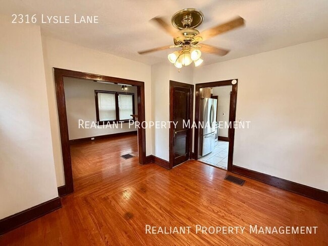 Photo - 2316 Lysle Ln