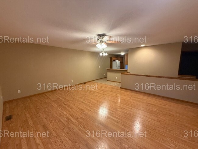 417 W Odell Ct