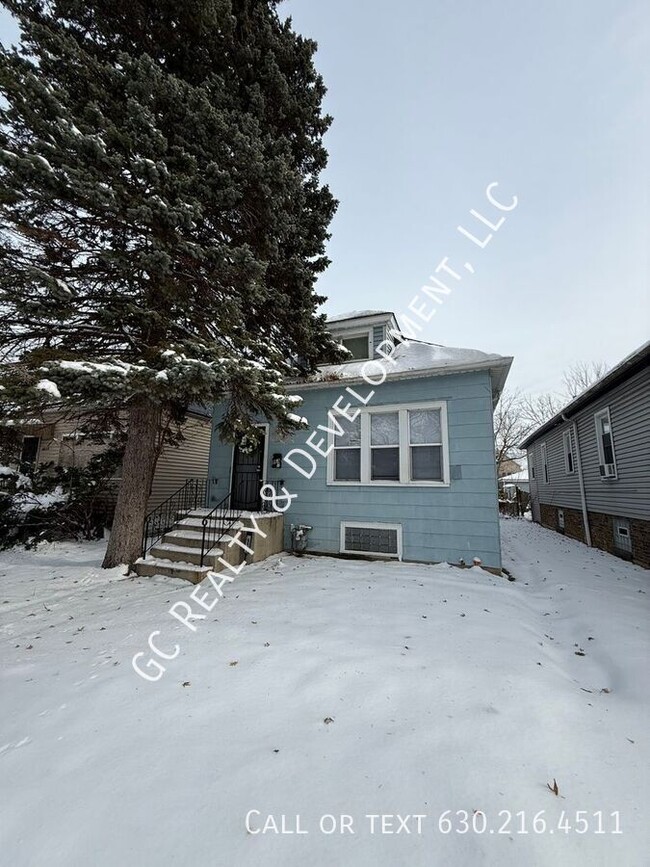 Photo - 8637 S Essex Ave