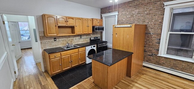 Building Photo - 4110 Park Ave