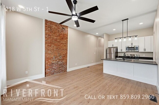 Photo - 218 W 5th St Unidad 1