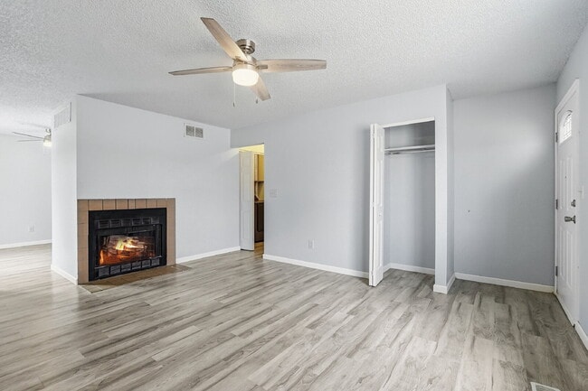 Photo - $1,840.95 - 3 Bed, 2 Bath Home with fenced yard and $300 move in special.