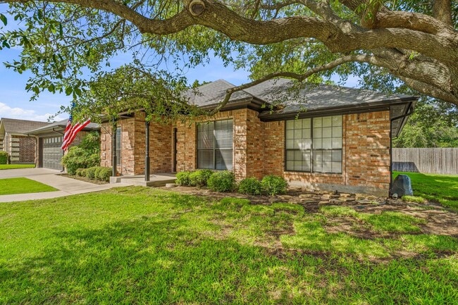 Photo - Beautiful large 3 bedroom home