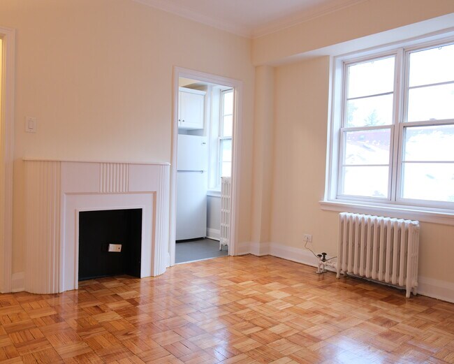 Photo - Du Maurier Apartments