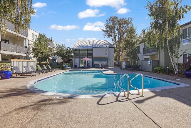 Building Photo - The Rexford Rental