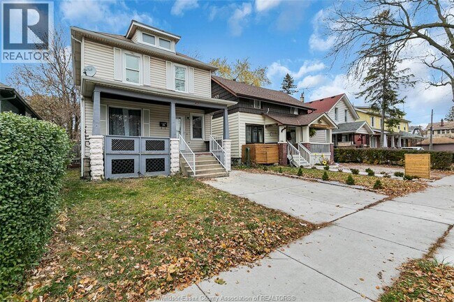 Photo - 376 Ellis St W