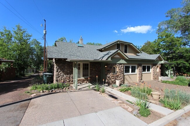 Building Photo - Charming 3BR Home Downtown | Hardwood Floors + In-Unit Washer/Dryer