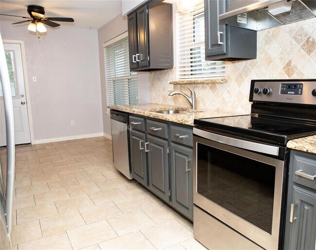 Photo - 1106 Lockridge-