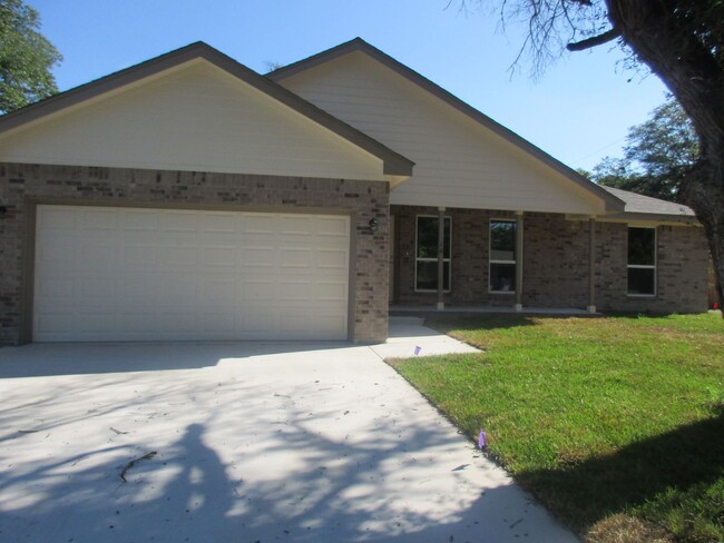 Nice 3/2 with Garage in Lampasas - Nice 3/2 with Garage in Lampasas House