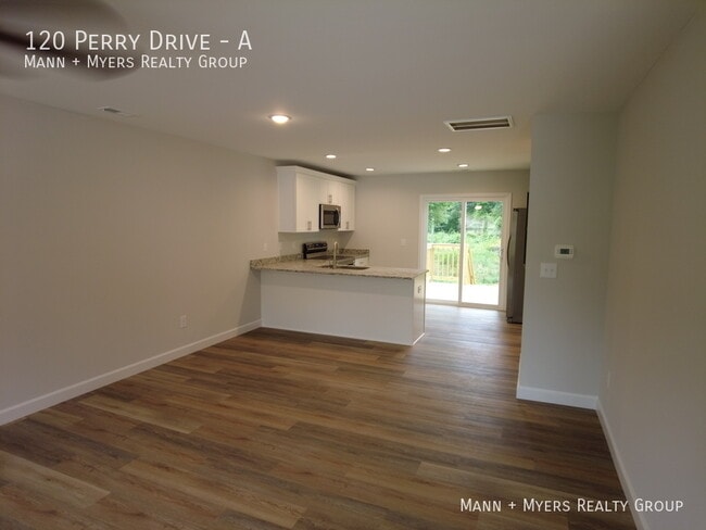 Photo - 120 Perry Dr