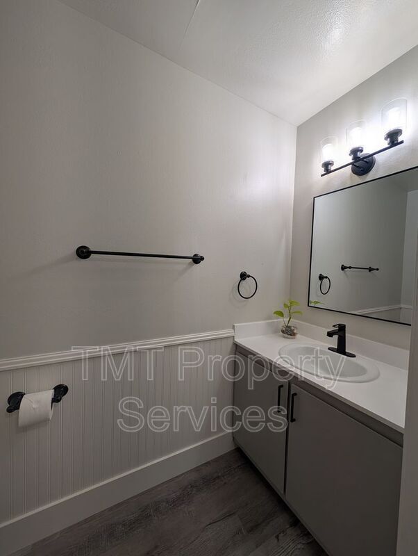 Photo - 4068 Weymouth Ln