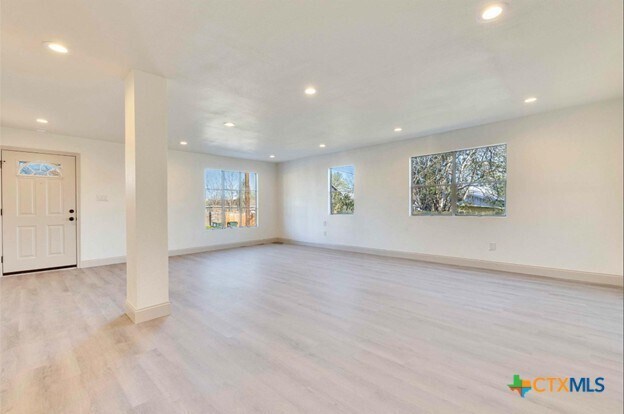 Photo - 214 Jackman St