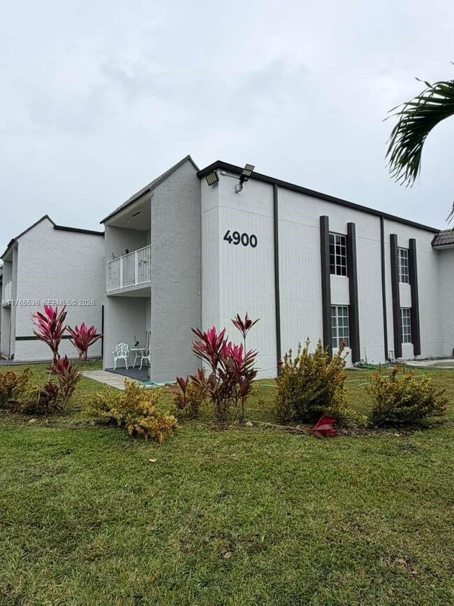 Building Photo - 4920 NW 79th Ave Unit 309