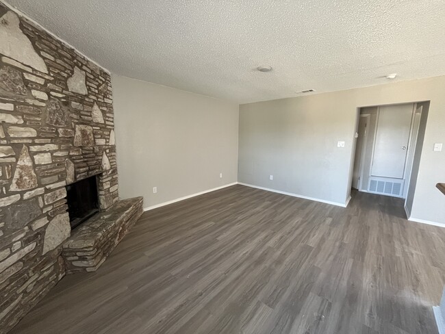 815 Bracewood Cir Unit A
