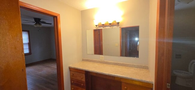 Photo - 3 Bedroom 2 Bath Carthage Stone Beauty! $1195