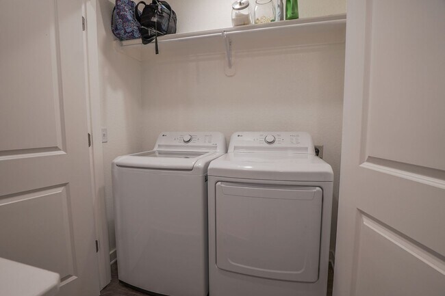 2 bedroom 2.5 bath home located in Fayette... - 2 bedroom 2.5 bath home located in Fayette...