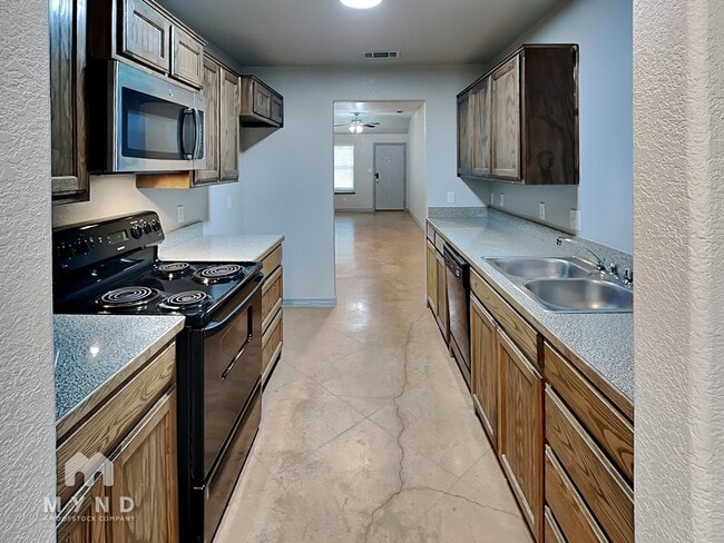 Photo - 208 Walnut Bend Rd