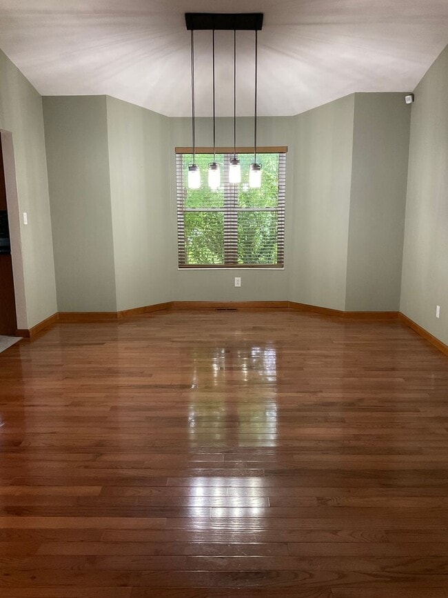 Photo - 129 Huntleigh Dr