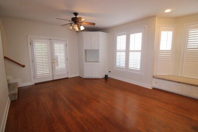 Photo - 183 W Commons Dr