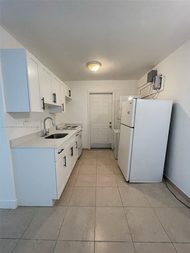 Building Photo - 700 NW 15th Ave Rental