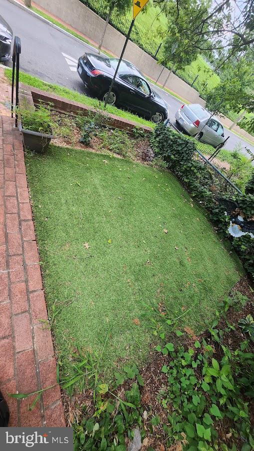 "Chic & Cozy 1-Bedroom Condo with Gleaming Hardwood Floors in the Heart of DC!"