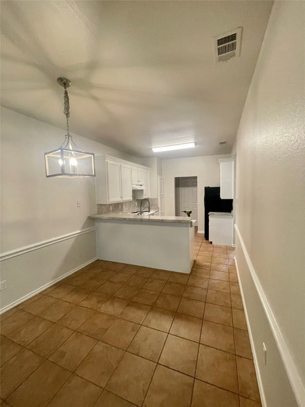 Photo - 9261 Meandering Dr