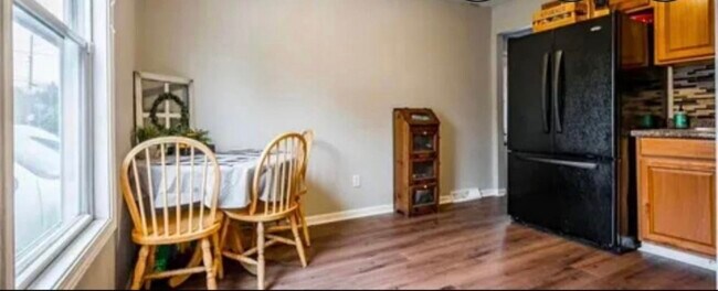 Photo - 1906 Springfield Center Rd