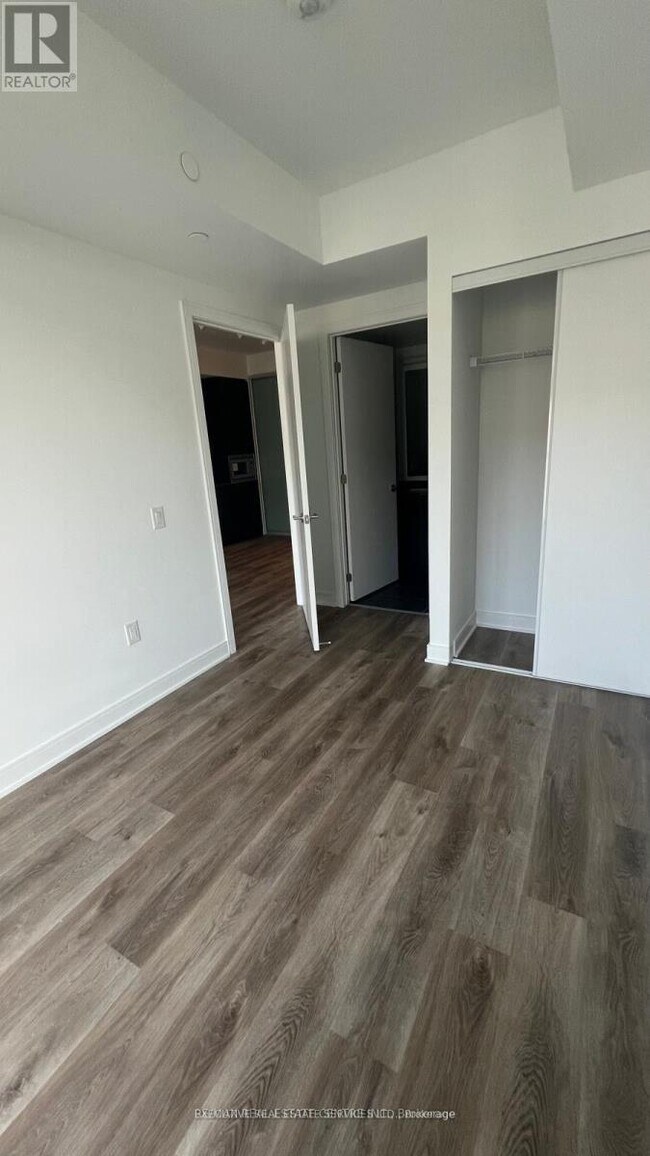 Photo - 86 Dundas St E Unit 614