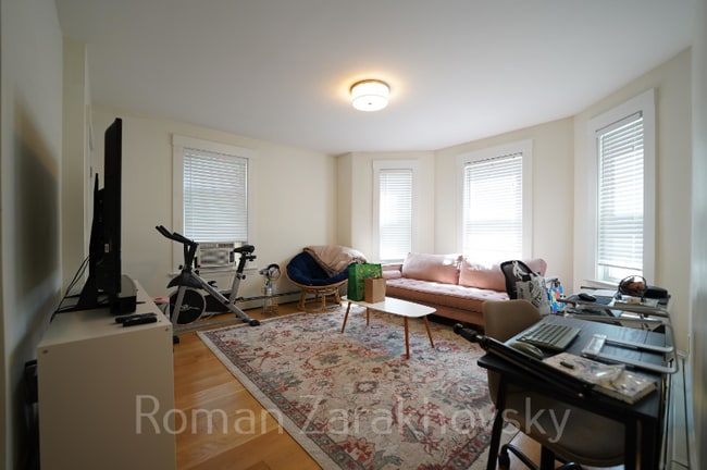 Photo - 319 Columbia St Unidad 1