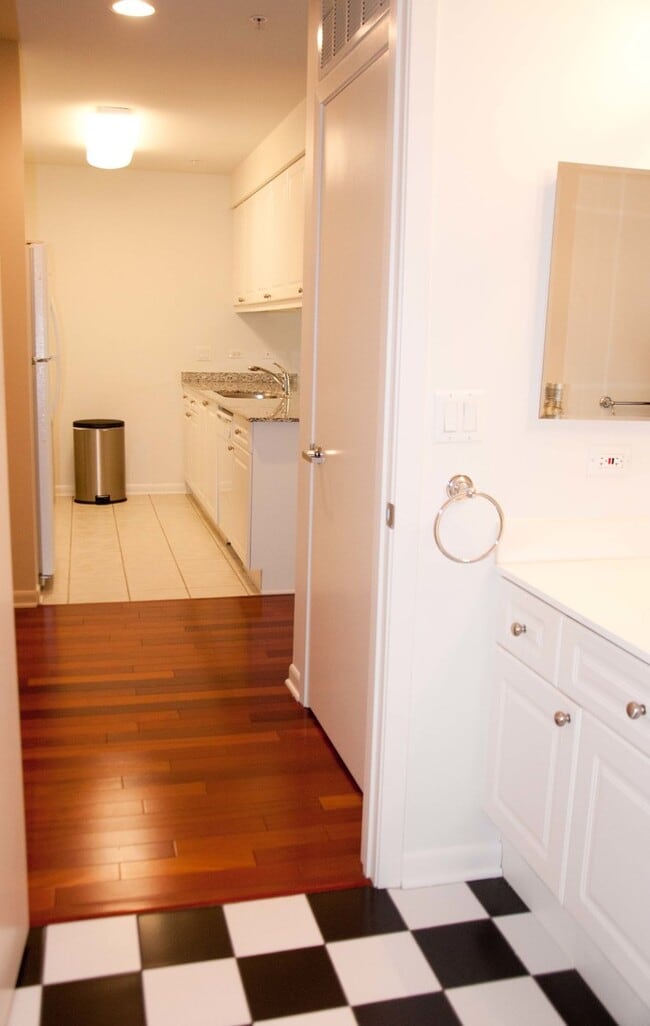Photo - 1720 Oak Ave Unit 406