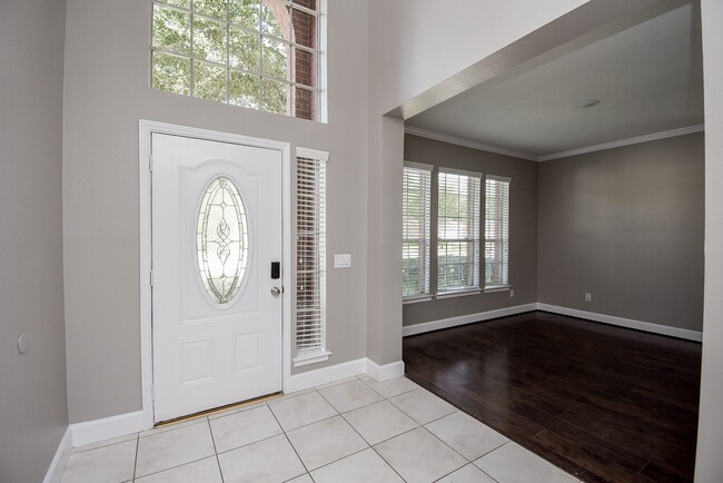 Building Photo - 6318 Faulkner Ridge Dr