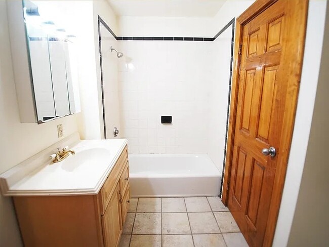 Photo - 369 Centre St Unit 2