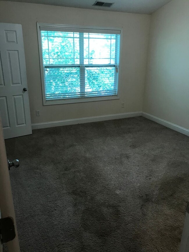 Photo - Luxury 2 Bedroom Townhouse at Whitehall Vi...
