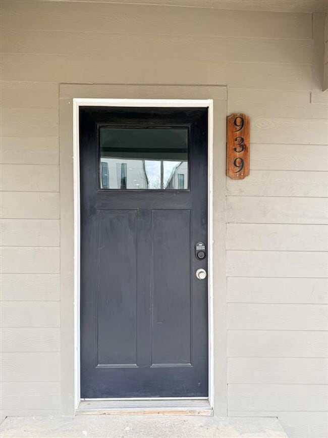 Photo - 941-941 Bayonne St Unit 939