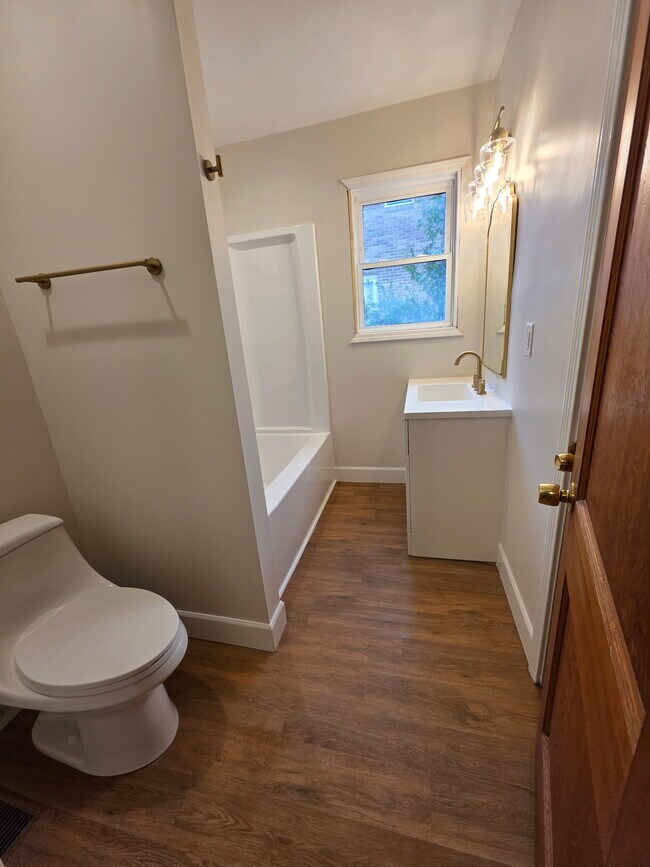 Photo - 612 Greenway Dr