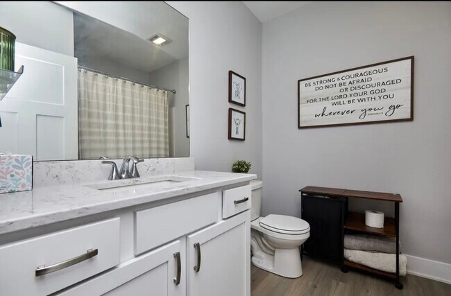 Photo - 2700 Yordi Dr