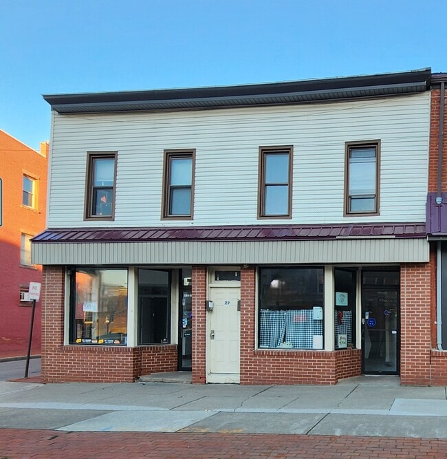 Building Photo - 27 Main St Unit 27 Main Street