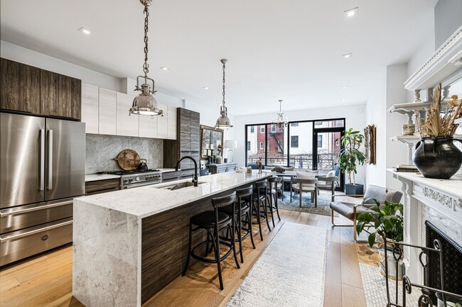 Photo - 276 Halsey St