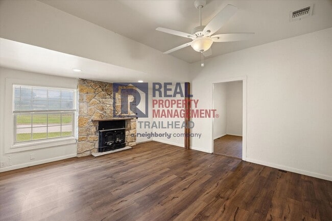 Photo - Charming Rock Home on Oversized Lot in Glen Rose