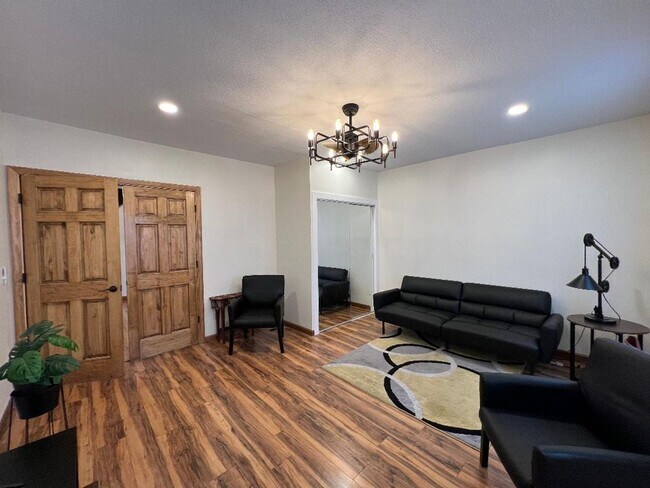 Photo - Detroid Shoreway Renovated  4 Bedroom, 2 Bath House with Detached Garage